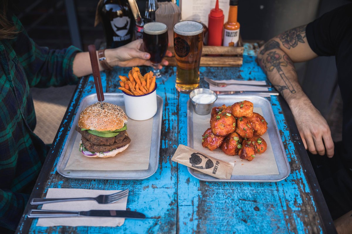 🤩We can't hardly wait! 👉With the utmost seriousness for the respect of the new regulations in force, from Thursday we are back in office, with our #sunny terrace and our super #takeawaybeers 🍻
From Tuesday to Sunday, from 16.00 to 23.00, our fridge of wonders awaits only you!