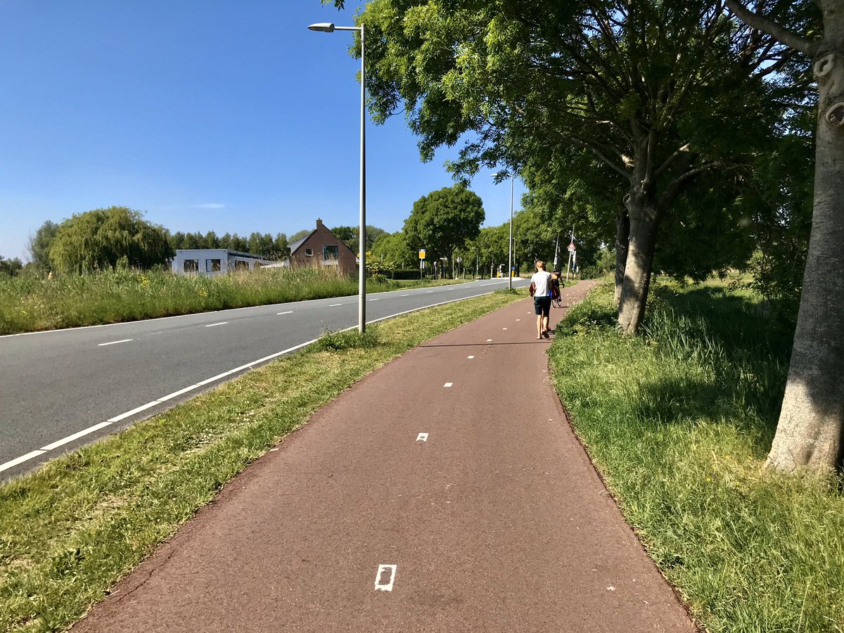 santiedlopez's tweet photo. Este es un hilo diferente.
-
La semana pasada estuve bicileteando bastante y además de acumular kilómetros recorridos se me ocurrió sacar fotos de los lugares por donde pasaba y compartirlas de a 4 por tuit
Con ustedes, la primera entrega de #SantiEnBici https://t.co/MHxShrxX6R