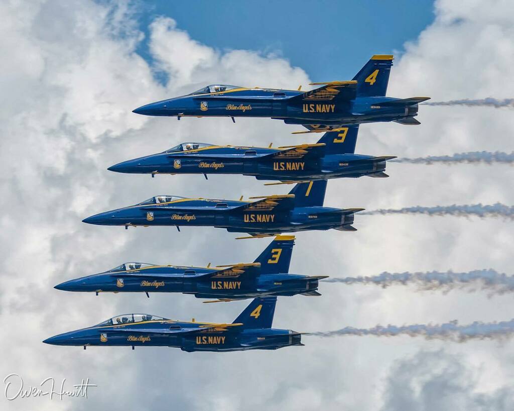 OwenAviation's tweet photo. What variations do you see among these Blue Angel jets?

This was during a practice at NAS Pensacola where they often fly jets that are available, regardless of number. #BlueAngels #Blues #lineabreastloop #F18hornet #navylife #BAFans #reopenamerica #戦闘機 #send #sent #flynavy … https://t.co/f56oIMQD6Q