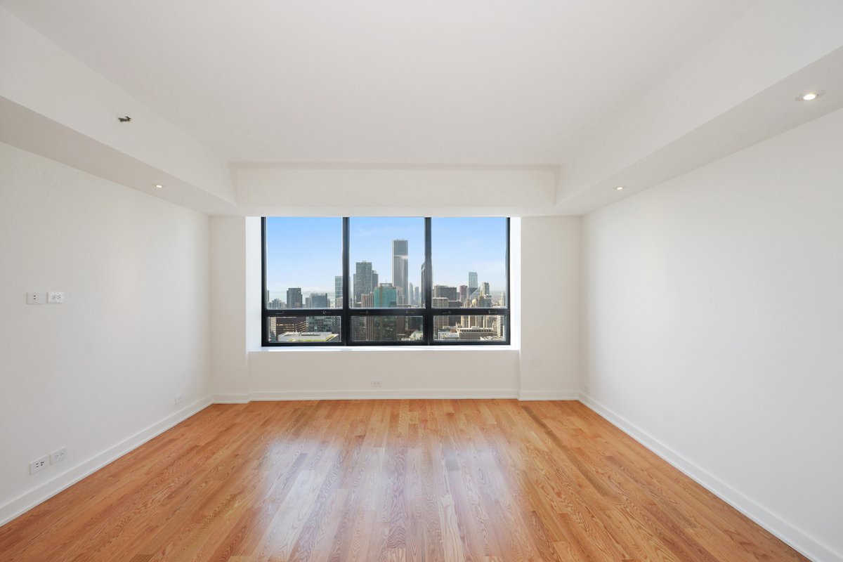michaelrosnblum's tweet photo. A rental with a beautiful view?! #CondosForRent #180EPearson4706 https://t.co/csLhjmBqPQ