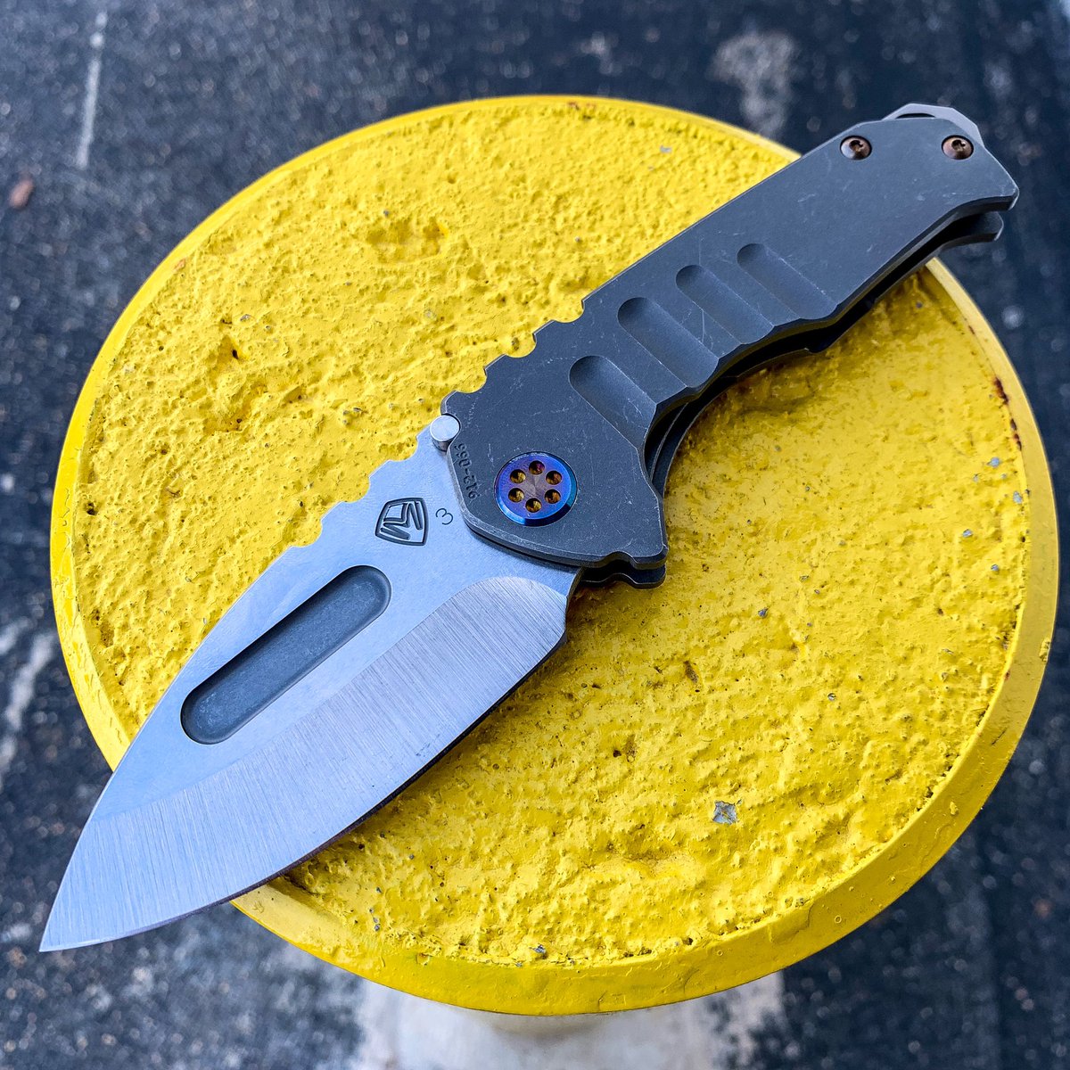 StNicksKnives's tweet photo. #TitaniumTuesday with the @medfordknife Praetorian Genesis G in 3V! Check out this one and a ton more Medford’s we recently got in over our website linked in the page bio or at our Athens store #knivesRsharp https://t.co/mJuEclPbmY