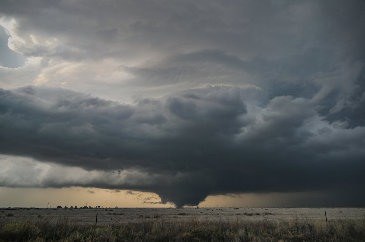 This is the one year anniversary of the Dora, New Mexico tornado last May 26, 2019. It is without a doubt the best storm chase day I've had, and rivals the total solar eclipse of 2017 and the northern lights as the coolest things I've ever experienced.