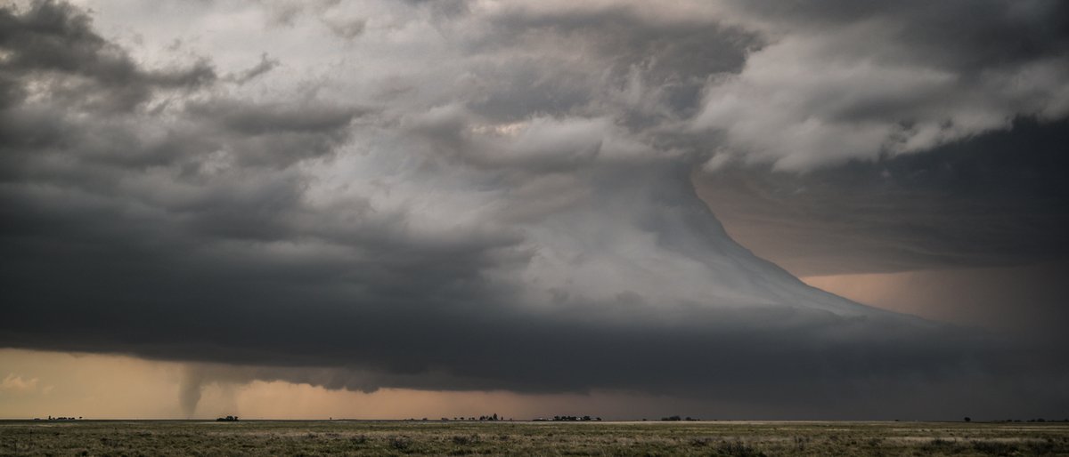 This is the one year anniversary of the Dora, New Mexico tornado last May 26, 2019. It is without a doubt the best storm chase day I've had, and rivals the total solar eclipse of 2017 and the northern lights as the coolest things I've ever experienced.