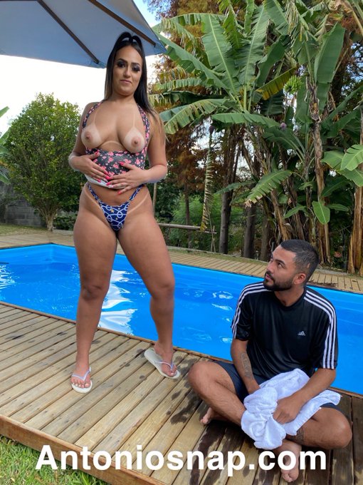 1 pic. انيك المربربة زوجت رونالدو الديوث خلفي مرا ممحونة لاحظو كيف زبو الديوث مش امبين ☝️✅??

للمزيد