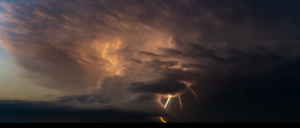 921pm MST What a day. But,  #2019ing could not leave without playing one last cosmic joke on me: The entire behind-the-storm timelapse I have been taking for 30 minutes now was OUT OF FOCUS. Lmao FFS.