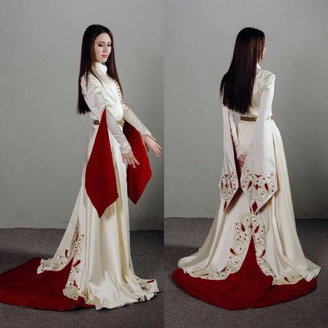 「Karaçay」「Karachays」特徴的なドレスで素敵！！テュルク系民族のカラチャイ人