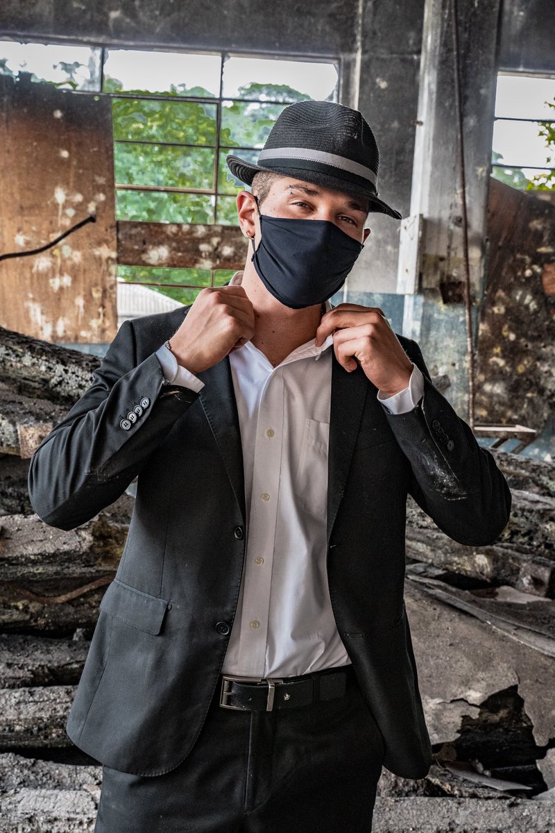 NogVerso's tweet photo. É AMANHÃ! 😱 #DMCbyCostaGold as 18:00H no canal do #DamassaClan no YouTube!
Faremos uma live tb as 19H trocando ideia sobre o projeto com vocês... espero vocês lá! É o #Rap https://t.co/kRiSd9gdYq