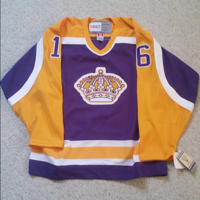 ryankuss98's tweet photo. Mailday again, greatest player to never win the cup https://t.co/F9VaYZYslo