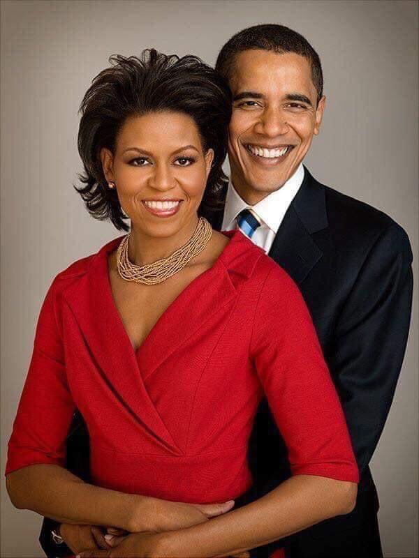JoAnnMasonLA's tweet image. Someone put this photo on line of President and Real First Lady Obama saying since the cry baby #DoNothingTrump @realDonaldTrump won't put Presidents portrait up in White house then we should spread and share this one. Now this is what a President and First Lady should look like.