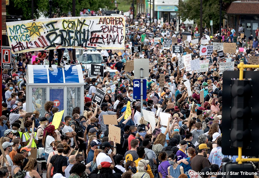 CarlosGphoto's tweet photo. Protesters gathered at Chicago Ave. and East 38th Street in Minneapolis after the death of George Floyd. https://t.co/ZV0Msh2Mwx