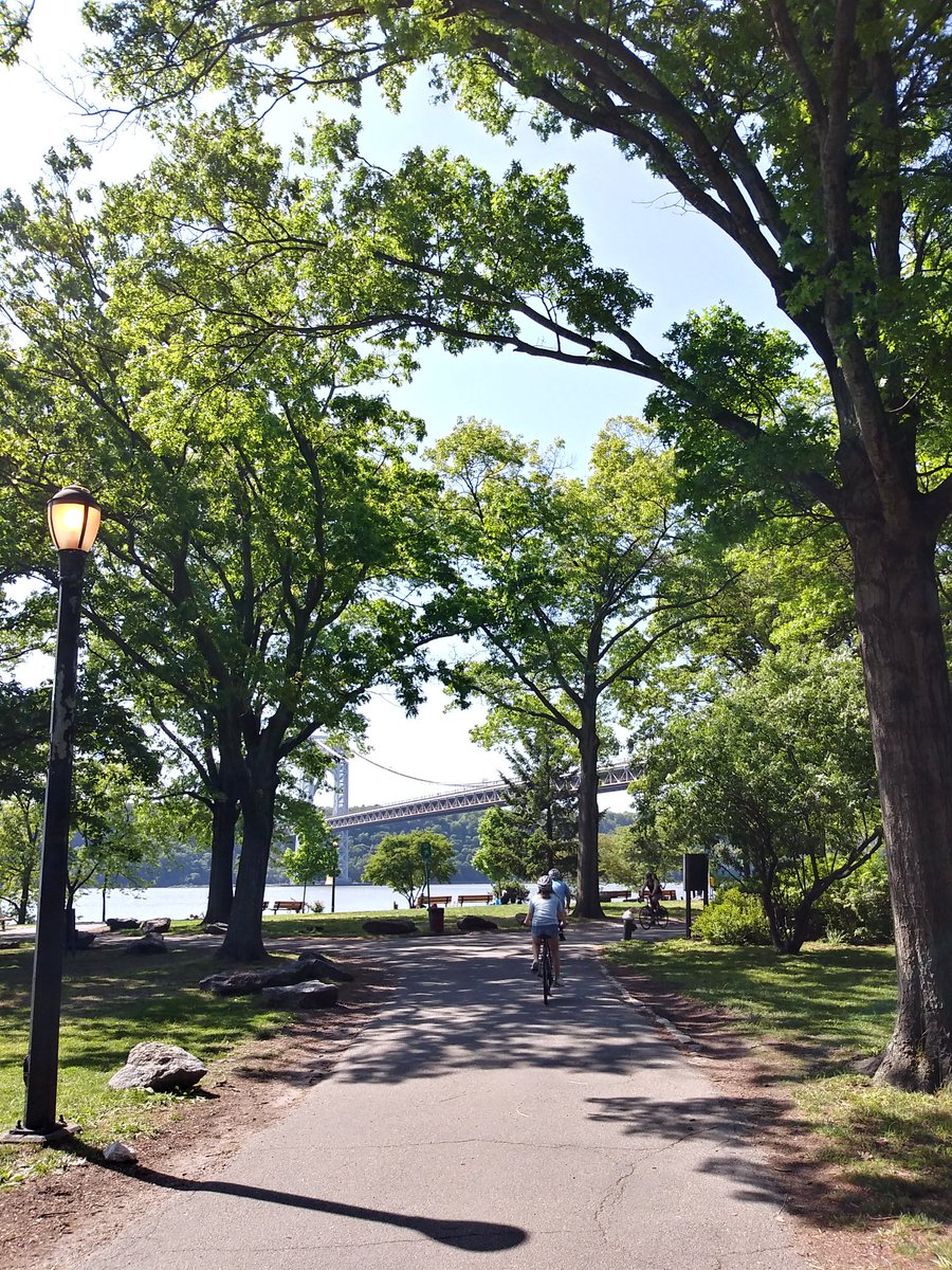 ElleNewland's tweet photo. Loved my run today along the Hudson River up to the George Washington Bridge. #GWB #HelloNJ https://t.co/eGMEhdxzER