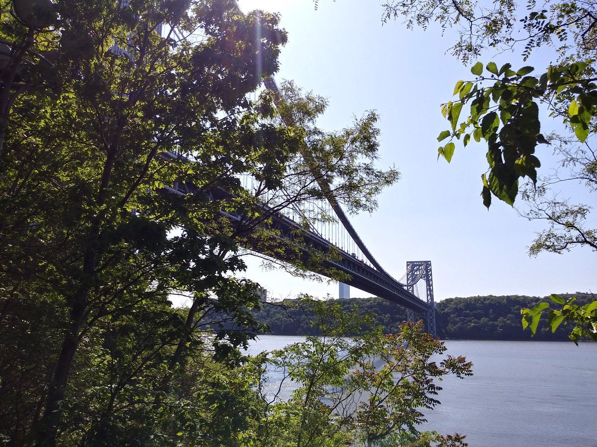 ElleNewland's tweet photo. Loved my run today along the Hudson River up to the George Washington Bridge. #GWB #HelloNJ https://t.co/eGMEhdxzER