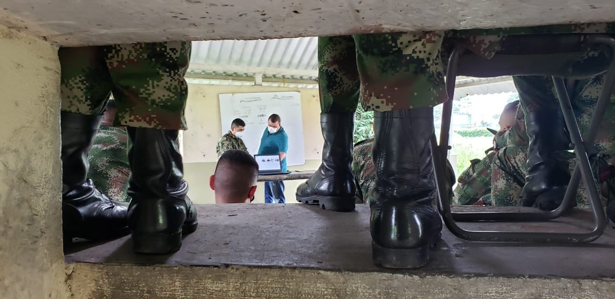 ReservaBr7's tweet photo. #EnImagen Los Profesionales Oficiales de Reserva #COAMI @Ejercito_Div4 #SéptimaBrigada participaron en la capacitación de sostenimiento por #COVID19 a los #Héroes #BAFUR4 https://t.co/q71tp3HVcv