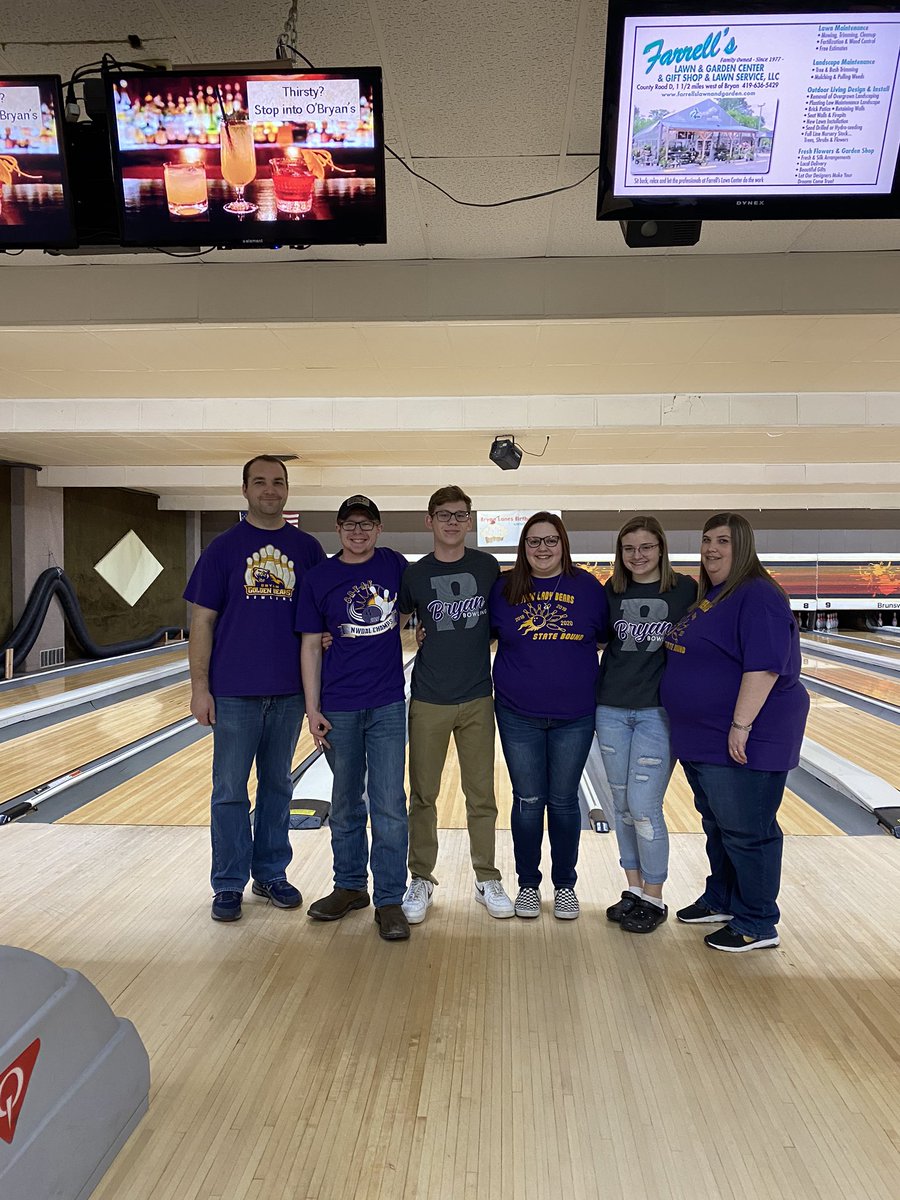 BryanBowling9's tweet photo. Congratulations to our Seniors on graduation today! We will miss you and your amazing talent next year! https://t.co/do4MmgQAGM