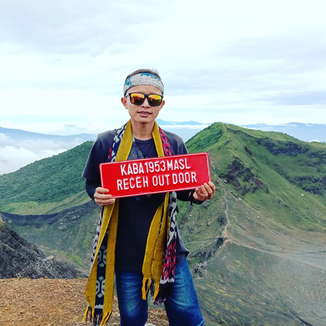 SutrisBee's tweet photo. Rindu akan ketinggian #gunung misal nya ..
 Dan pagi-pagi gini enak nya minum 
#yakult biar berasa di cintai 🤭 https://t.co/z9LjNxiD4T