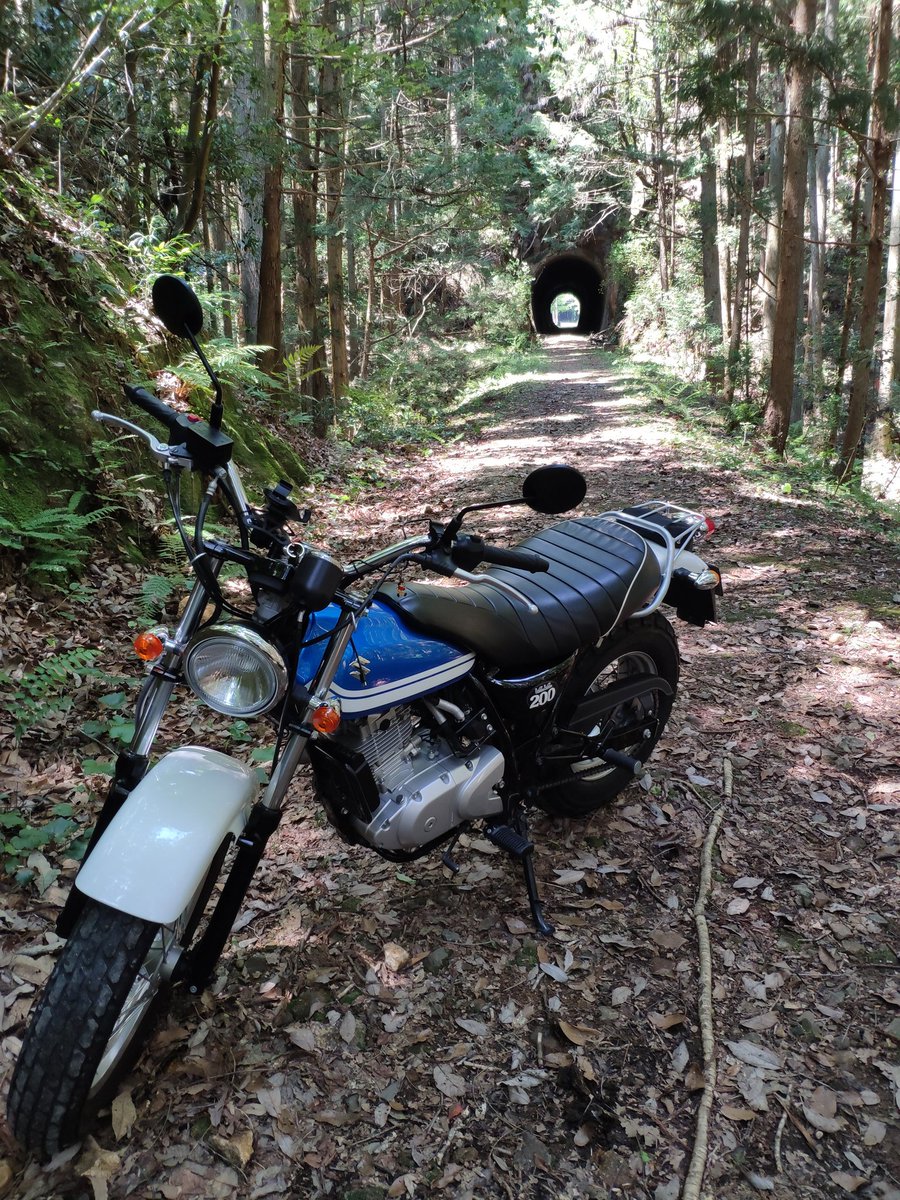 original7___'s tweet photo. 旧田口線三河大草駅
#vanvan200
#suzuki
#motorcycle
#vanvanmfg
#バンバン200 https://t.co/PbflZ1YtgM