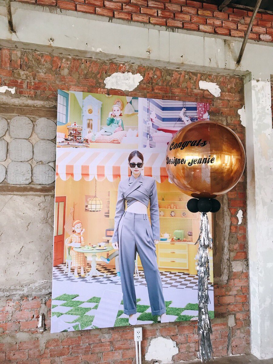 Earth_Jennie's tweet photo. Jennie fanclub in VietNam @jennievnfc
organized an mini event to congratulate Jennie for successfully launching the Jentle Home collection. More than 300 people attended in only 8 hours. Thank you and congratulations for successful event 🙏🙏👏👏
@ygofficialblink
#JENNIE #제니 https://t.co/YEPpAAo4hG