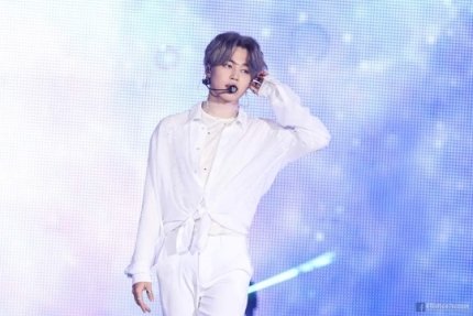 Kmedia reported on Jimin proving his brand value by ranking #1 on Top 100 Idols brand reputation rankings for 14 consecutive monthsOverseas media outlets from US, Indonesia, Japan, etc all reported the news http://naver.me/5jWzyNTW  http://naver.me/x8Gdv7Sz Like & rec