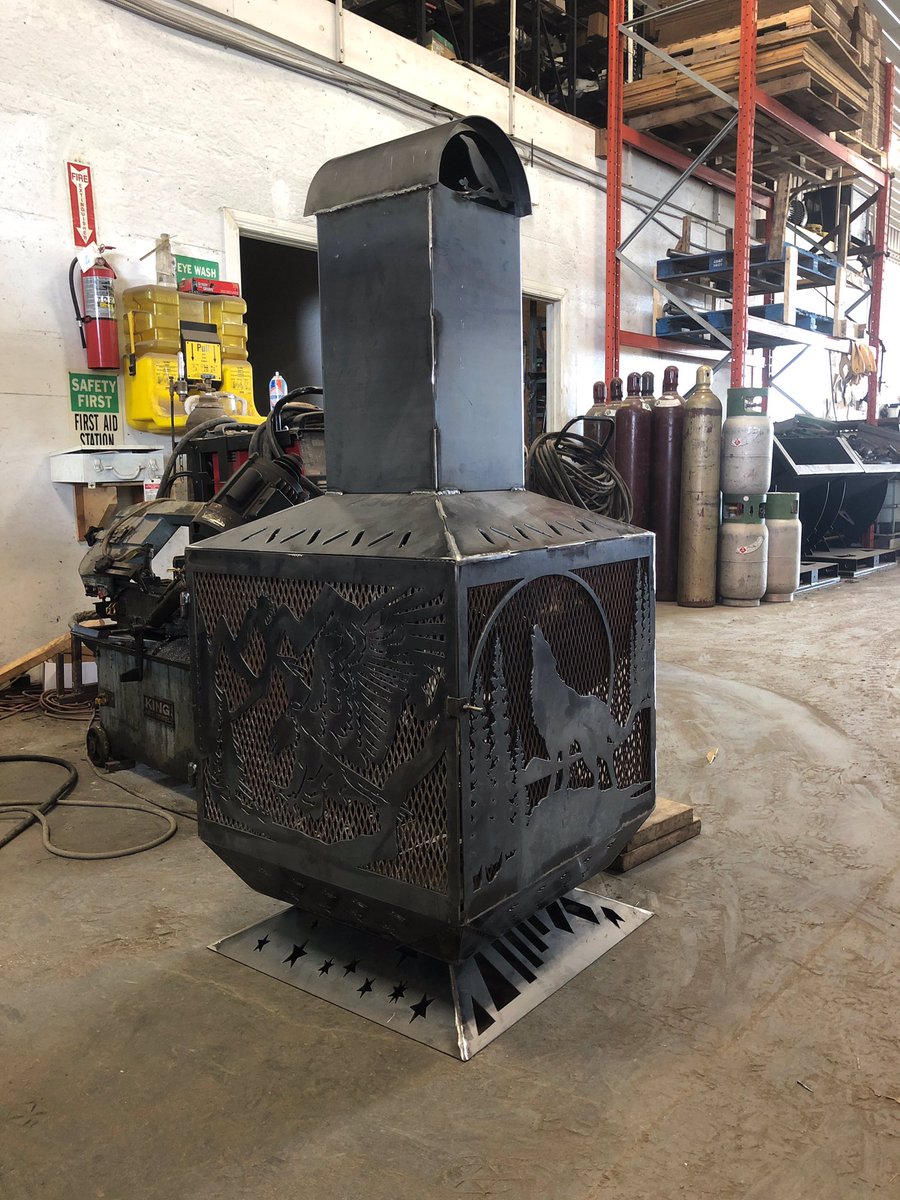 VoesenekM's tweet photo. Firepit featured tonight #Manitoba #firepit #SocialDistanacing #backyardfires #summer2020 #SocialDistanacing #covid19 https://t.co/C2J1VKE0Lb