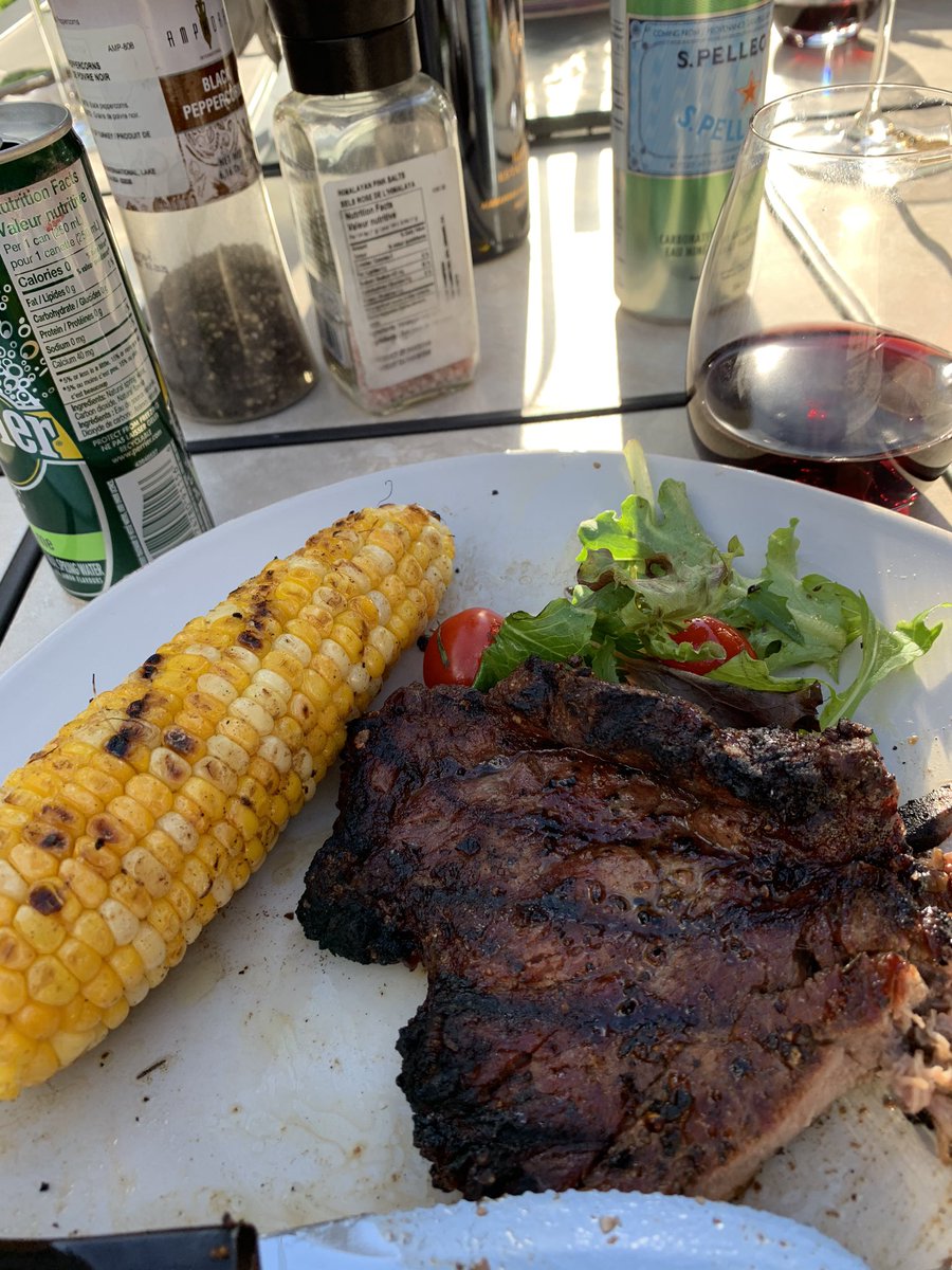 TheRosesP's tweet photo. Dinner is being served. # Can’t beat a barbecue! #bbque #family time ##Sunday night https://t.co/diyRWCRvff