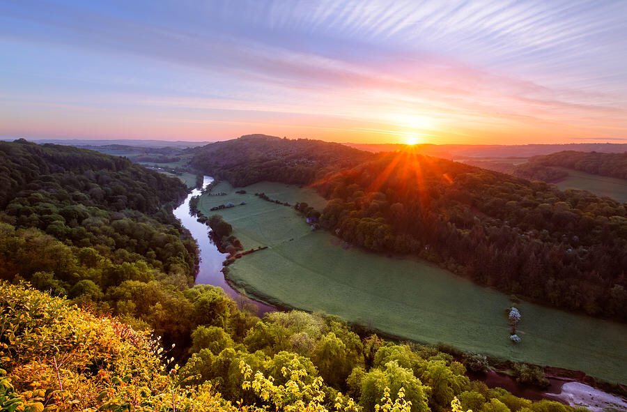 RossNoticeboard's tweet photo. What a wonderful image: βSunriseβ, #RiverWye, #SymondsYat, by #DanielPrice via https://t.co/8ETV1z3CyR https://t.co/YCICqI1sod