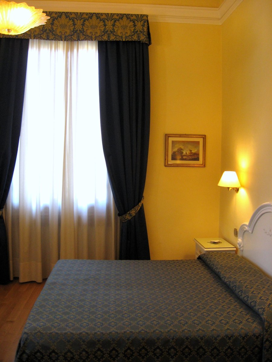 annabellahotel's tweet photo. In #Italia #Aeroporti aperti dal #3giugno: con gli #aerei riparte anche il #turismo! Vi aspettiamo numerosi con le nostre #SuperOfferte al nostro sito! #Firenze #Toscana #Hotel #camere #OfferteHotel #viaggi #vacanze #estate2020 #estate #turismoitalia #sconti https://t.co/owpAJjwn4y