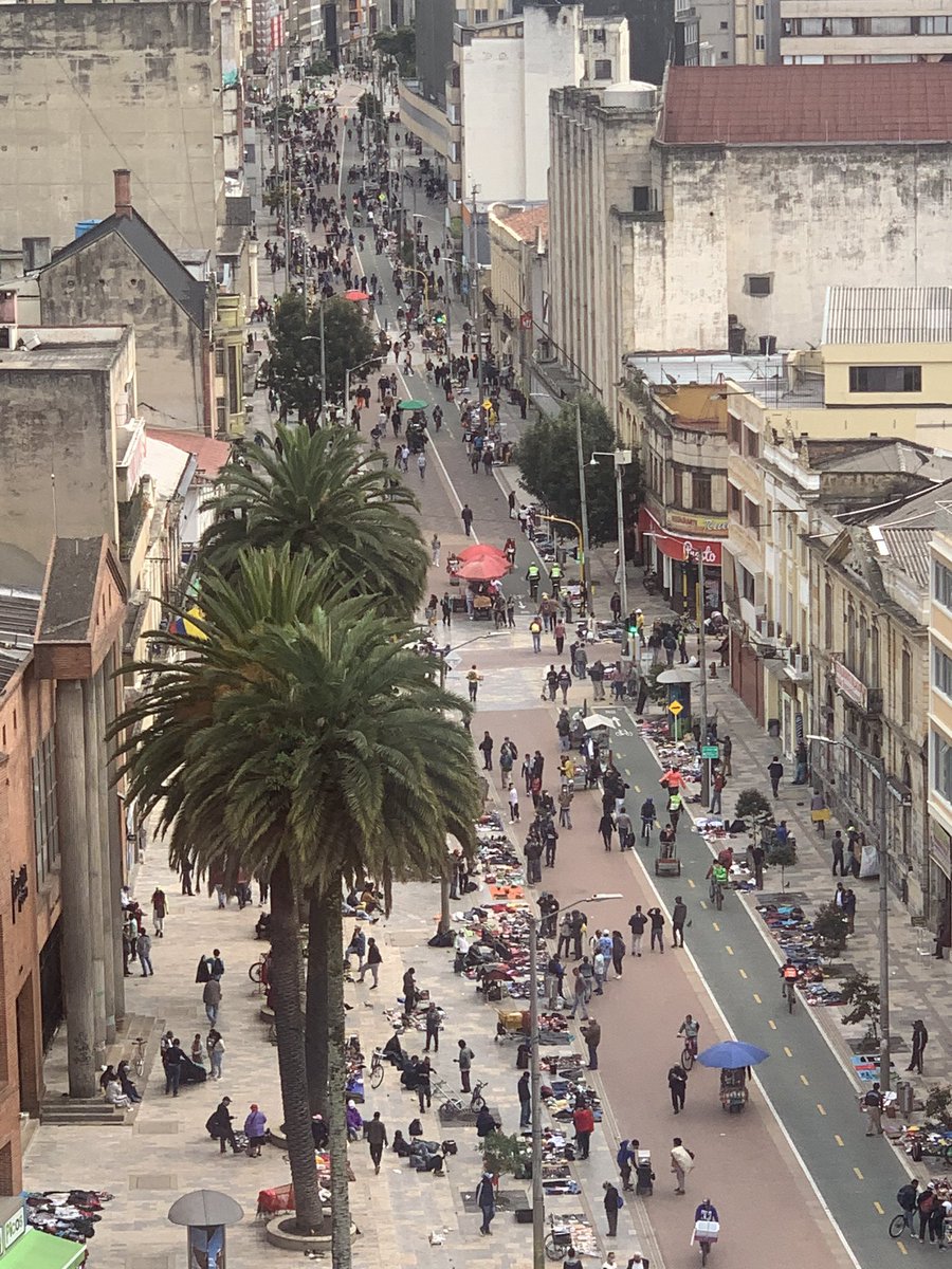 Este es mi barrio en “aislamiento preventivo inteligente” <a href="/ClaudiaLopez/">Claudia López Hernández</a> <a href="/IvanDuque/">Iván Duque 🇨🇴</a> <a href="/Bogota/">Alcaldía de Bogotá</a>