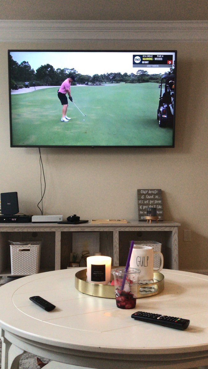 Pierre_Kingpin's tweet photo. Man it feels so good sitting here watching LIVE SPORTS #TeamTigerManning https://t.co/lcUGoFNLfU