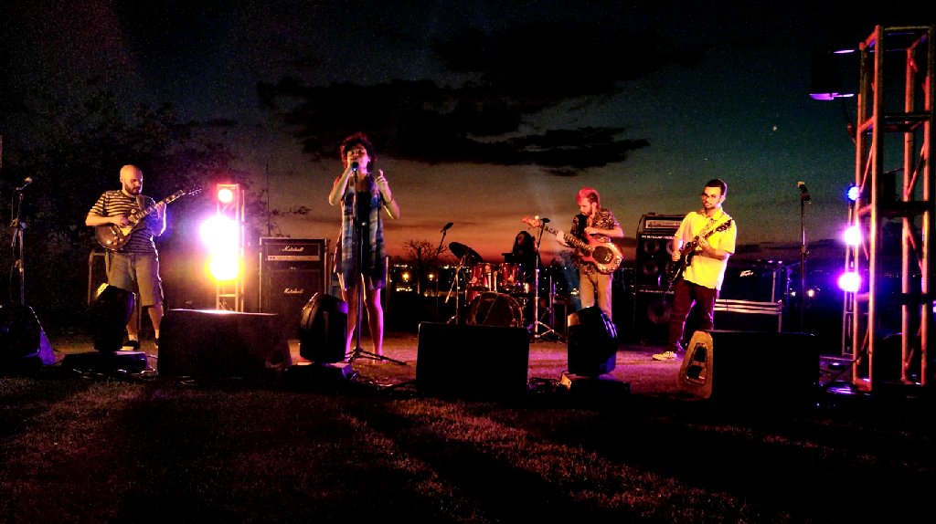 ververoficial's tweet image. E essa #saudade batendo forte aqui no coração?!
Isso aí foi no @MC_Unicamp em Outubro de 2019 - show que fizemos pro @Feia_Unicamp - ao lado de @oficialceano e de @bedheadbadhead 
#artistaindependente #baderna #liberdade