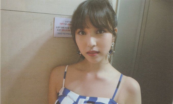 myoui mina,-a bookworm -has confidence problems-warm hugs-loves drawing but thinks that she sucks -wants to live in 60’s or 70’s -doesn’t find true love yet and thinks that she might be an asexual -gets sad over little things easily -loves studying at library