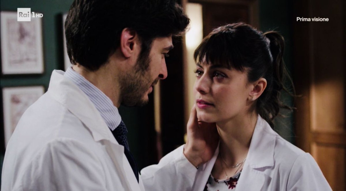 avolteironica_'s tweet photo. AMORI MIEI CI SI VEDE TRA QUALCHE MESEEEE🥰🥰 #LAllieva2 #LAllieva3 https://t.co/1wuuGj0ZZf