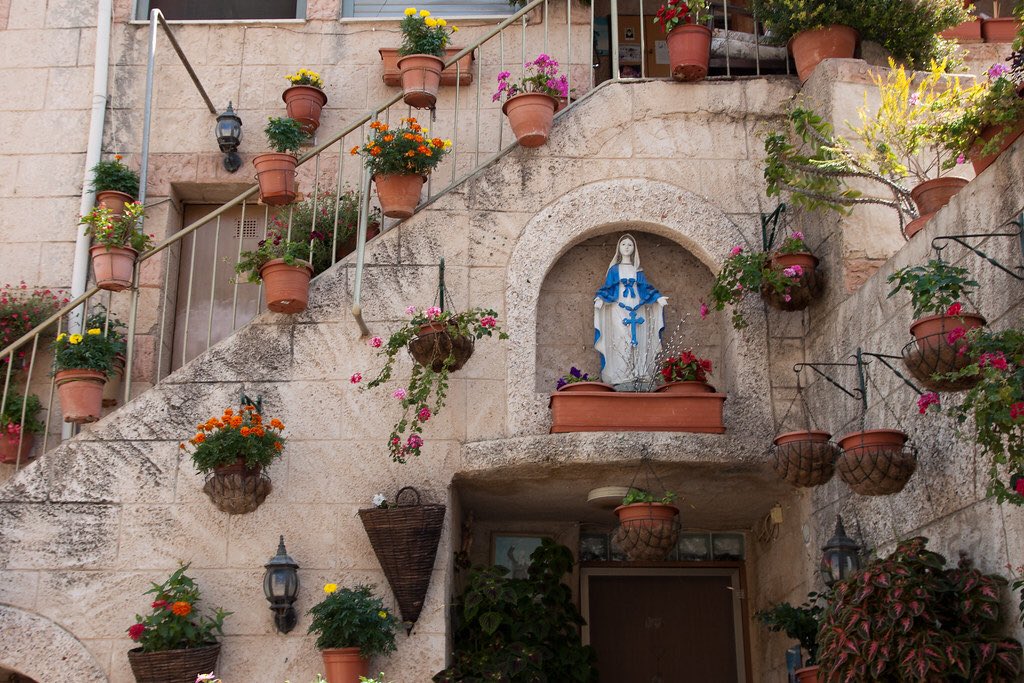 Shefaamr شفاعمرو (pronounced shfaamr) is a Palestinian city in the Galilee. It is located between Akka, Haifa and Nazareth in an exact equal distance between all. It is home for 10k Melkite, Orthodox, Latin, Evangelical Christians living in the city. Some families fled in 1948.