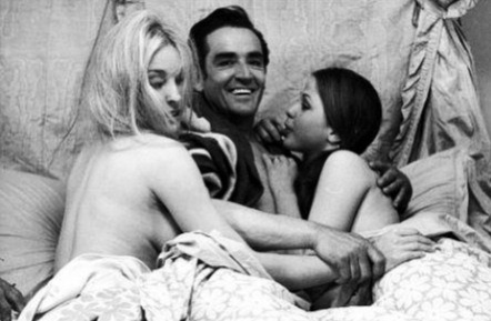 StarforSharon's tweet photo. #SharonTate, #VittorioGassman, and #OttaviaPiccolo in #12plus1, 1969.
#the13chairs #thethirteenchairs #italiancinema #1960s #sixties #comedy https://t.co/wq2EqMq4CF