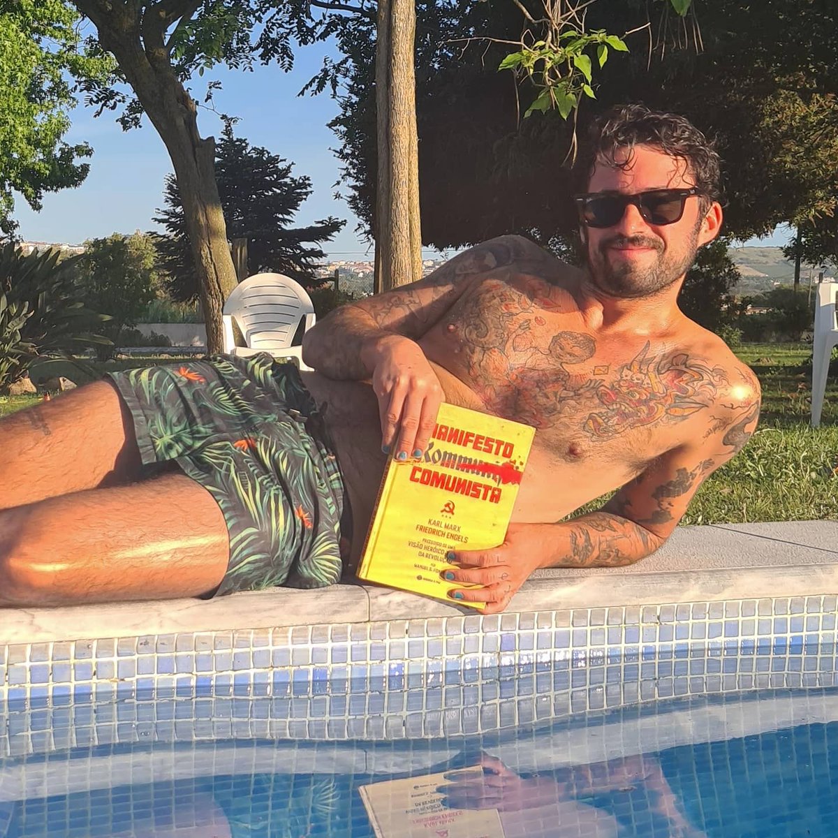 Diogo Faro on Twitter: "MARXISMO CULTURAAAAAAL (vou deixar isto aqui sem  mais nenhum contexto, só para me virem insultar em barda)  https://t.co/rZ67CWx0X3" / Twitter