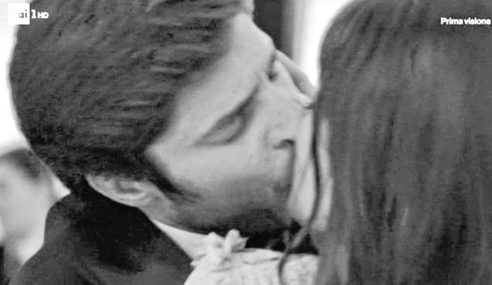 _nashira__'s tweet photo. Siamo partiti dal bacio sulla guancia e siamo arrivati ai tre ti amo.♥️

Adesso datemi la terza stagione.
#LAllieva2 https://t.co/X42dLhhNWX