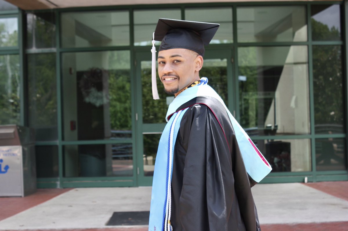 Coach_DaniKP's tweet image. 3 things I’ll always be: ⁣⁣

⁣1️⃣ Black ⁣⁣
2️⃣ Gay⁣⁣
3️⃣ Educated ⁣⁣
⁣⁣
As always, REPRESENTATION matters... ✊🏽🏳️‍🌈🎓

#TwoMasters #OnePerfectGPA 

I just want to change the world. ❤️

⁣⁣