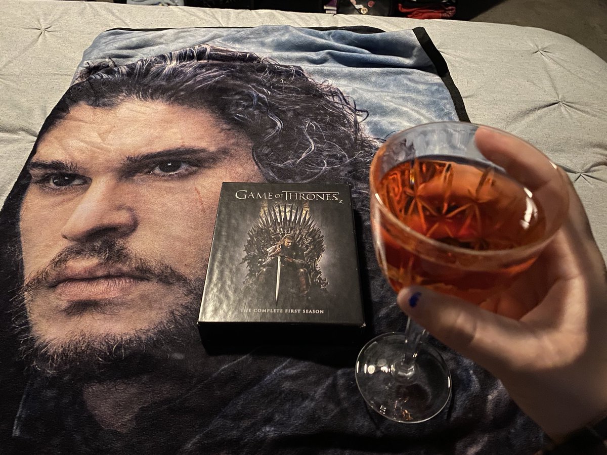 So it begins...again. Welcome to the start of this ridiculous GoT rewatch thread.