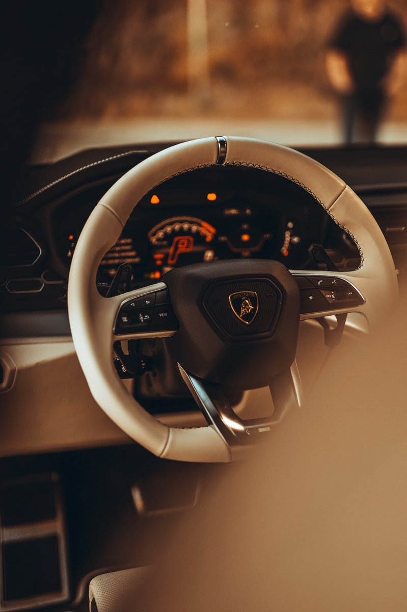 cameron_niven's tweet photo. Lamborghini Urus🔥 https://t.co/G4j64U5xwQ