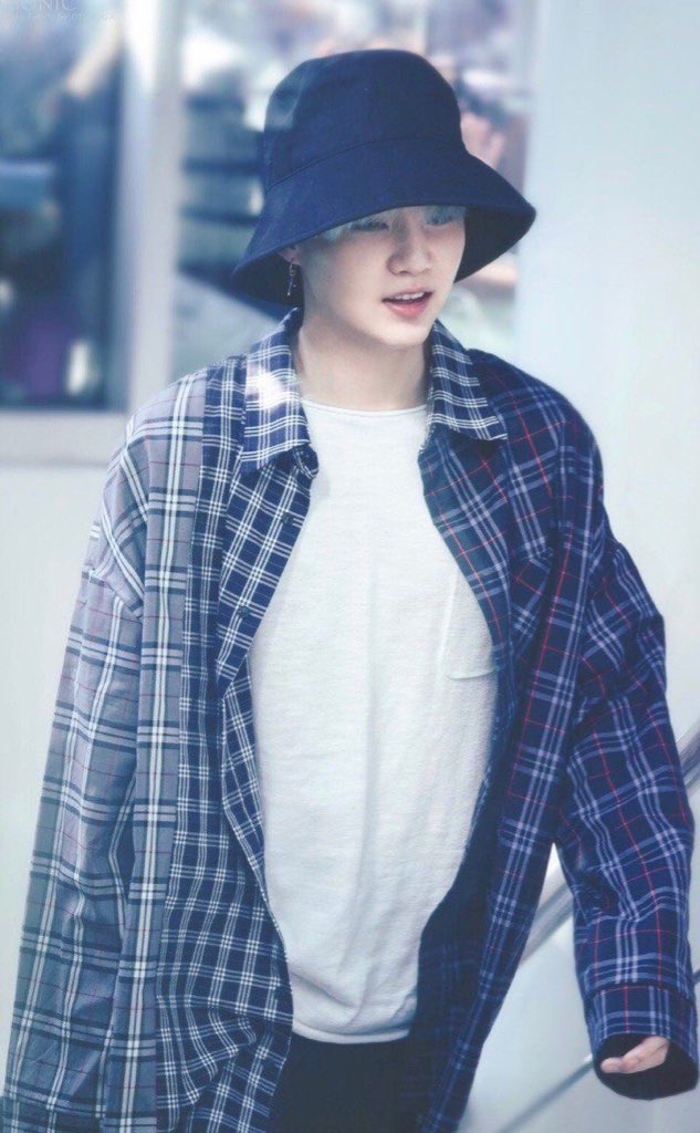 yoongi in oversized clothes — a thread