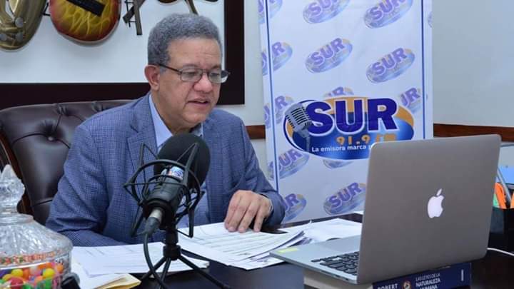 jacquelinepegue's tweet photo. @LeonelFernandez en su gobierno las informaciones de la administración pública serán de dominio de la sociedad de manera ágil vía una plataforma.
#LeonelCaminoSeguro
#PlanDeGobiernoLeonel @ElDia_do @DiarioLibre @ListinDiario @SIN24Horas https://t.co/ymfwKXp2jg