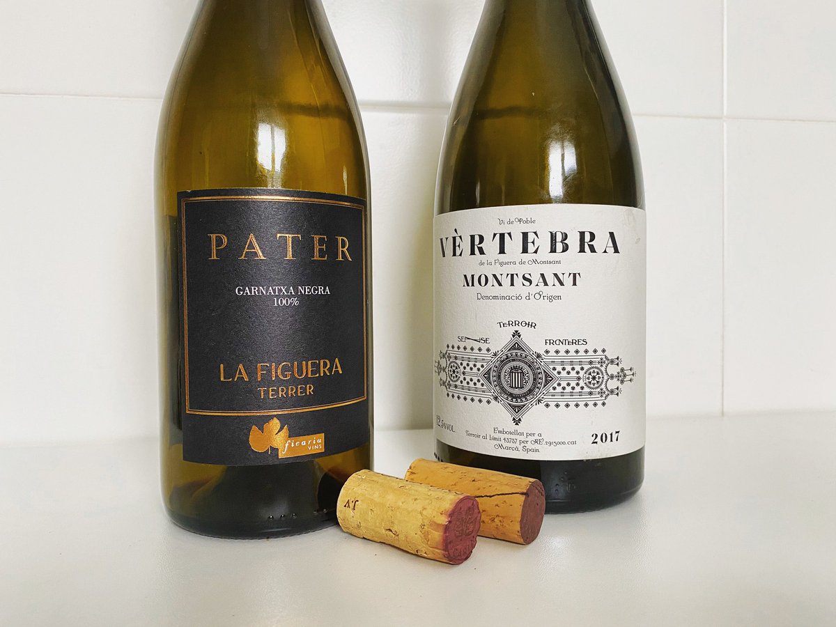 Racimoalpaladar's tweet photo. Bonita cata ☺️ donde hemos combinado la experiencia del Pater (que nació con la añada 2003) con la novedad del Vèrtebra (siendo la 2017 su primera añada).
@domontsant #winelover #prioratlover #grenache https://t.co/W4BBK2ivqM