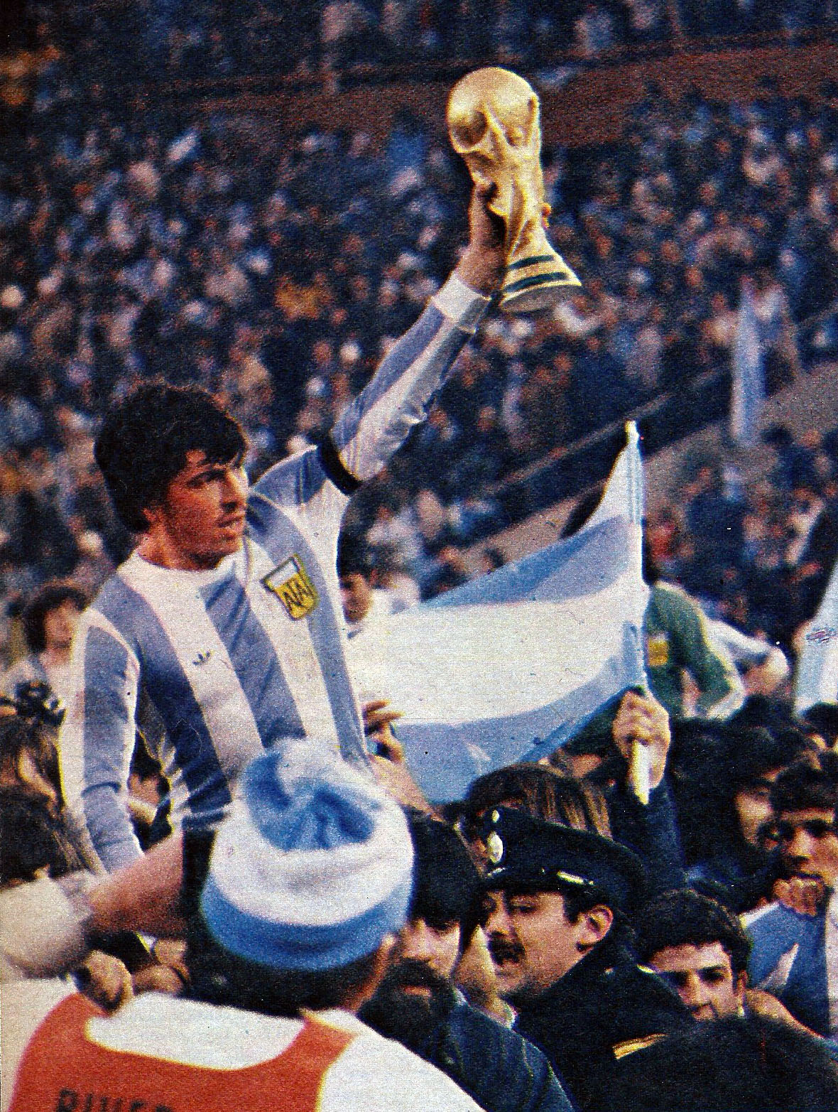 Happy birthday Daniel Passarella. Argentine Captain from 1978 World Cup. 