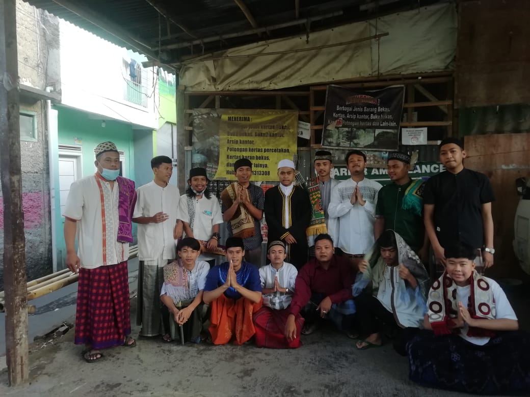 Hardcoreonay_'s tweet photo. masih lebaran
#palingtengah https://t.co/jB1bL5Jo9U