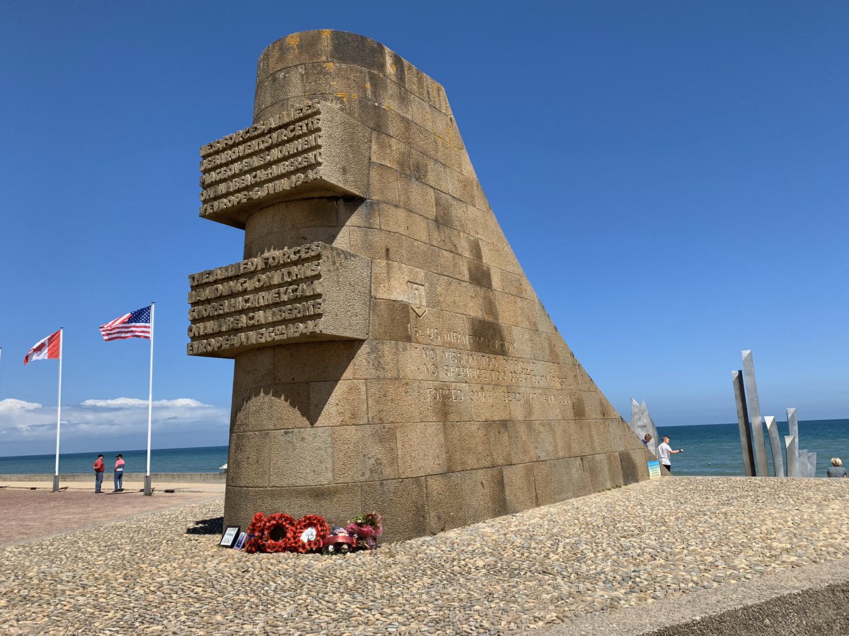 Damien_RST's tweet photo. Very thankful for those that have given the ultimate sacrifice for our freedom 🇺🇸 Will always remember visiting the Normandy American Cemetery last summer with my daughters https://t.co/PlGqv1haE2