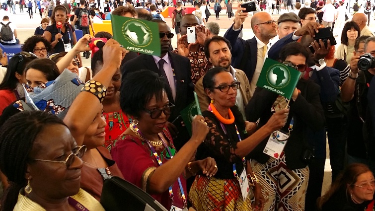 cobbo3's tweet photo. Some History: May 25 #AfricaDay (formerly African Freedom Day) commemorates the founding of the Organisation of African Unity (now African Union) on 25 May 1963. There were 32 signatories. Africa’s population was 304 Million. Today we’re 55 nations, and 1.4 Billion people. https://t.co/oAmtEznqRc