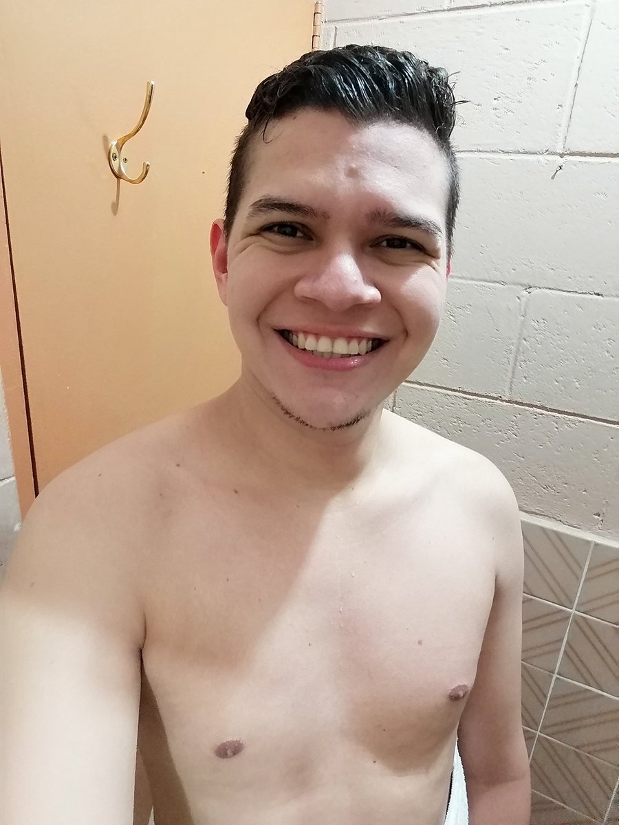 gPalacios_'s tweet photo. #ShoweTime 🚿🚿
#QuedateEnCasa 
#StayHome https://t.co/5ctRqHs0PH