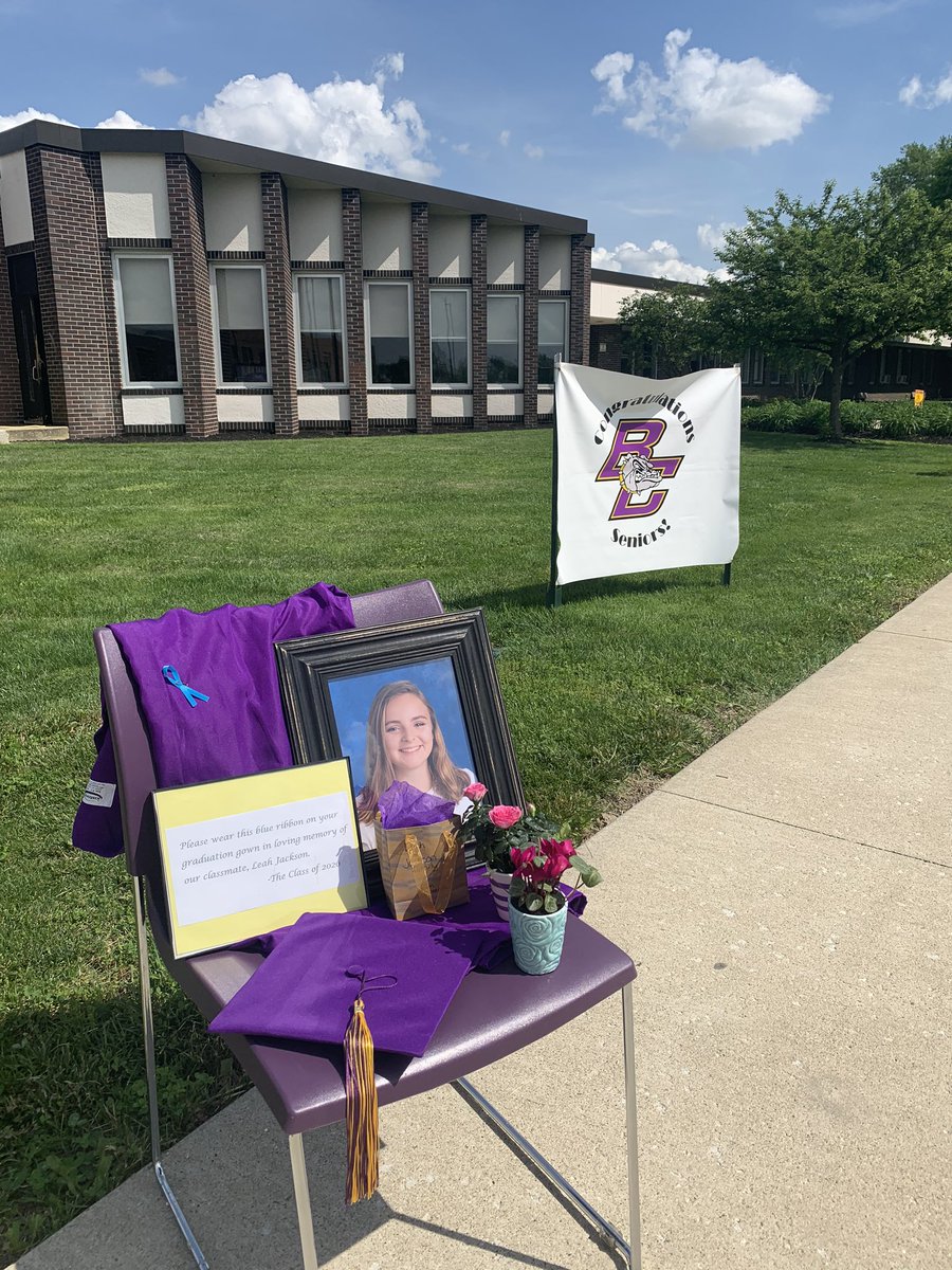 BloomCarrollLSD's tweet photo. Leah Jackson’s family members attended the ceremony today in her remembrance. Seniors and staff members wore a blue ribbon in loving memory of classmate Leah Jackson.  
🎓💙 https://t.co/TvTetfuKqd
