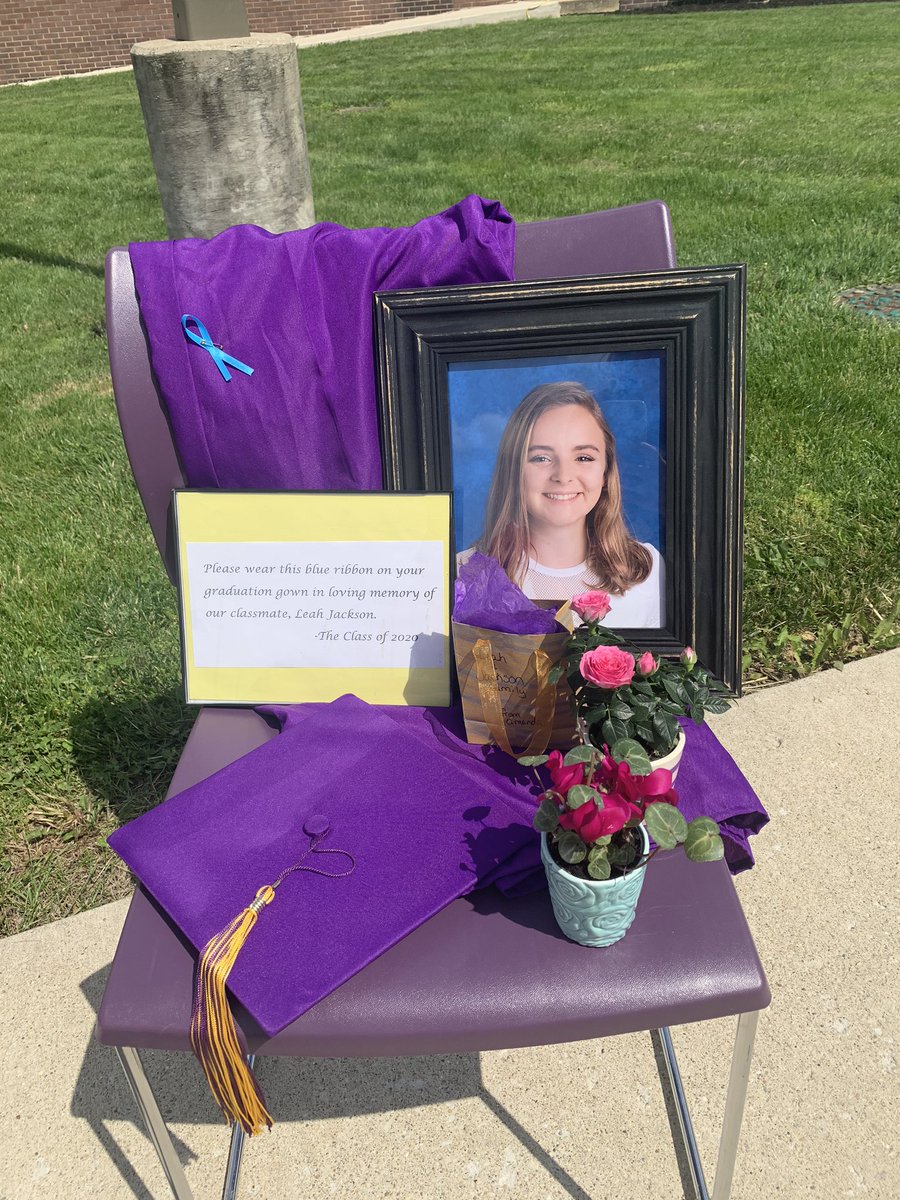 BloomCarrollLSD's tweet photo. Leah Jackson’s family members attended the ceremony today in her remembrance. Seniors and staff members wore a blue ribbon in loving memory of classmate Leah Jackson.  
🎓💙 https://t.co/TvTetfuKqd