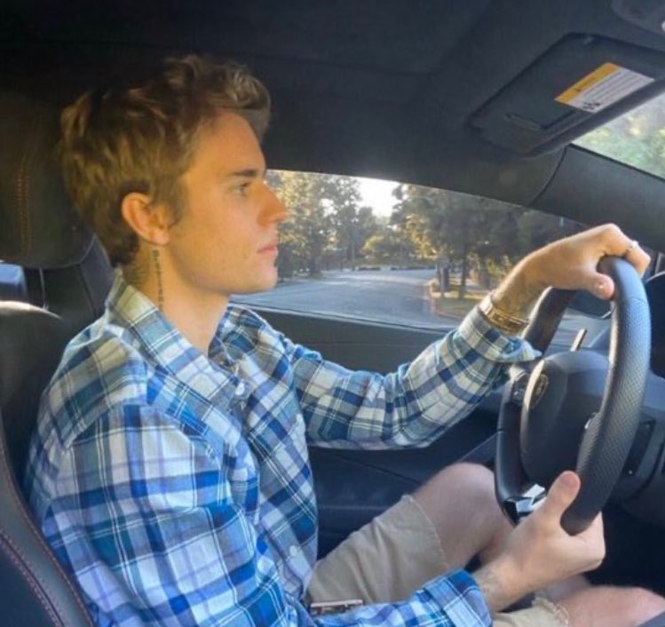 biebersdepths tweet picture