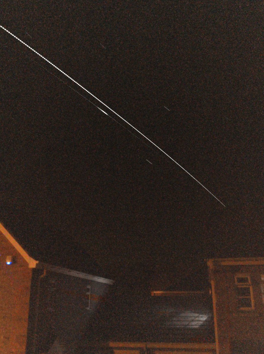 Ann1e_C's tweet photo. Thank you @VirtualAstro I finally managed to get an image - first one not so good, but my first ever try. Second one has #ISS and supply craft #HTV9 #LockDownStarParty 😁🛰 https://t.co/66Ci6RYNRg